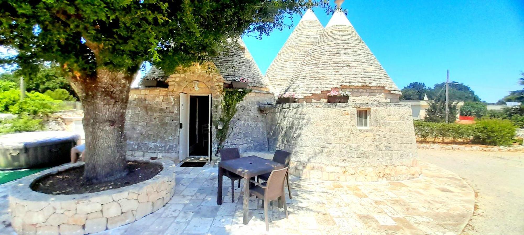Trullo Roverella Locorotondo Exterior photo